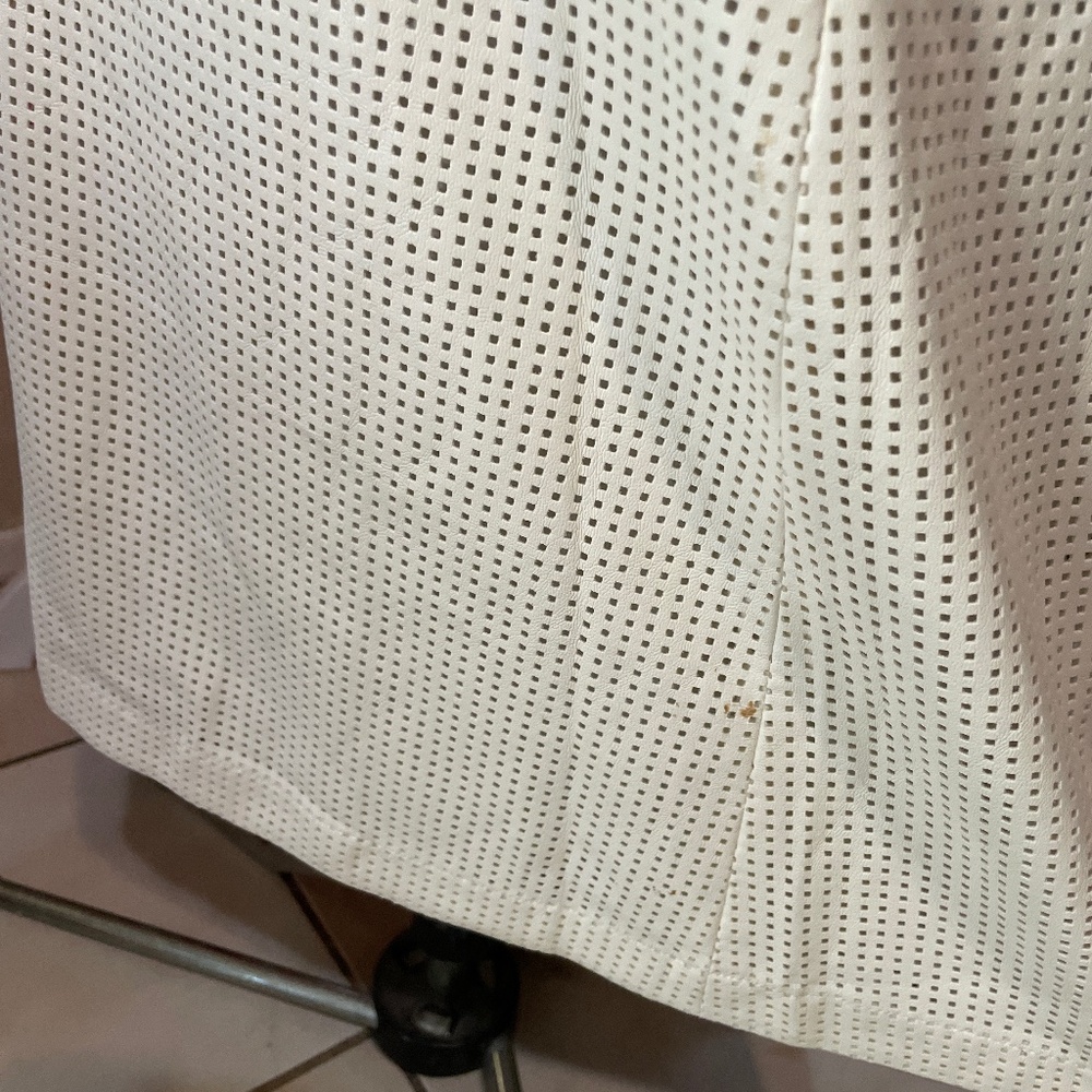 Hugo Boss leather skirt - Picture 14 of 14